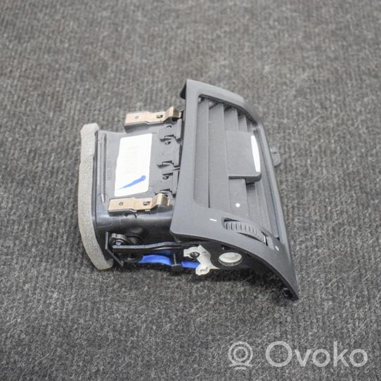 BMW X3 F25 Lango oro grotelės 9217444