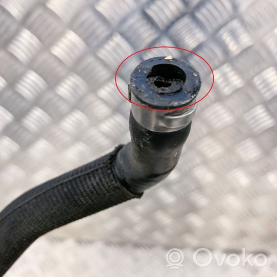 BMW 1 E82 E88 Tuyau de liquide de refroidissement moteur 7599452