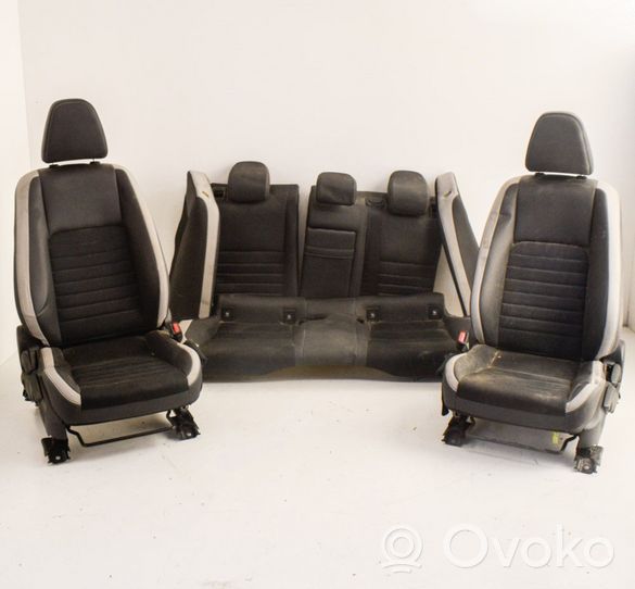 Lexus IS III XE30 Set sedili 