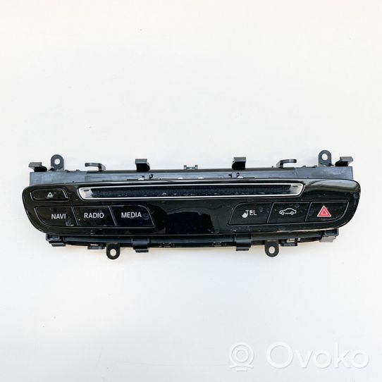 Mercedes-Benz C W205 Garso reguliavimo jungtukas A2059055201