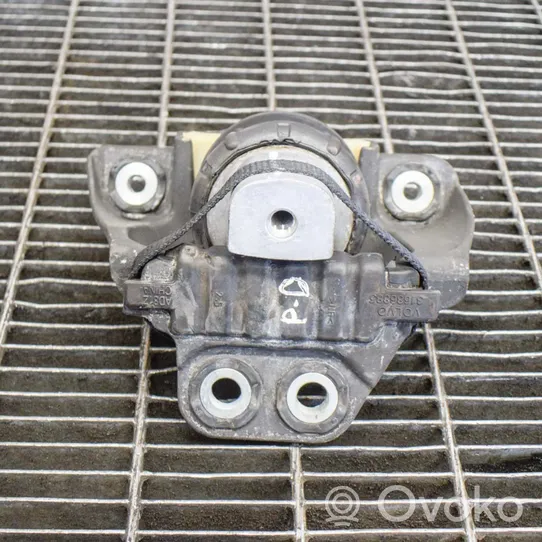 Volvo S90, V90 Engine mount bracket 31686885