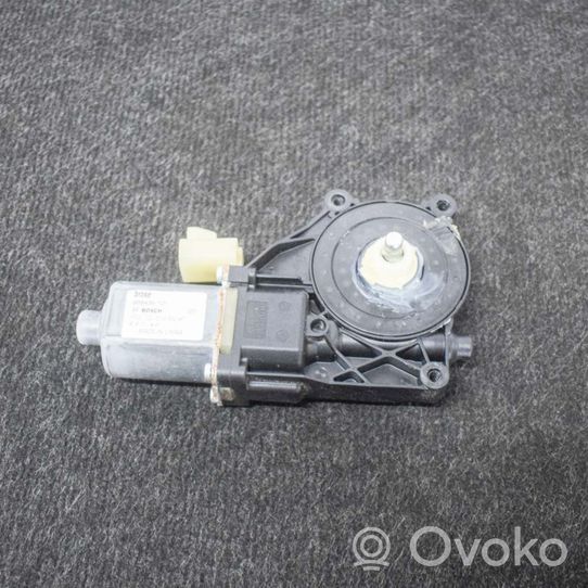 Chevrolet Malibu Moteur de lève-vitre de porte avant 0130822487