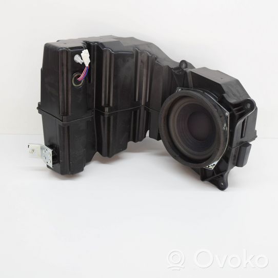 Lexus RX 330 - 350 - 400H Subwoofer-bassokaiutin 861600E180