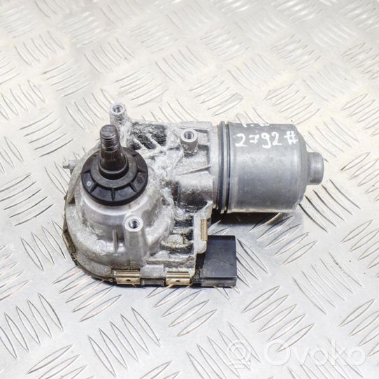 Ford Focus Moteur d'essuie-glace 0390248153