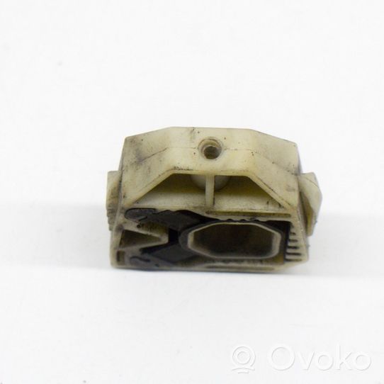 Volkswagen PASSAT B7 Support, fixation radiateur 