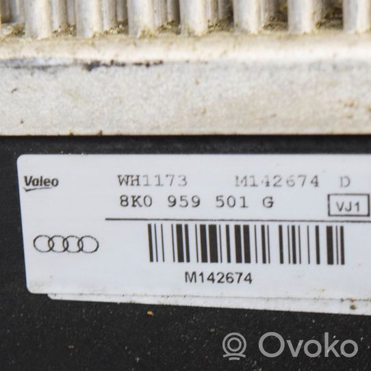 Audi Q3 8U Jäähdyttimen jäähdytinpuhaltimen suojus 8K0959501G