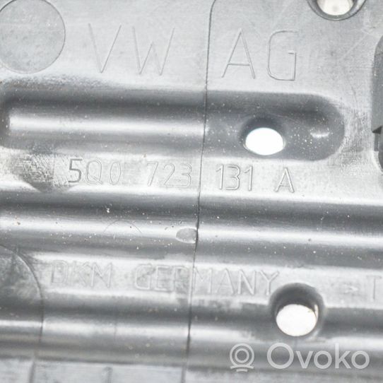 Volkswagen Golf VII Verkleidung Tankdeckel Tankklappe 5Q0723131A