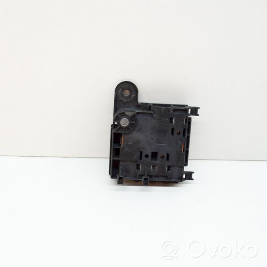 Audi A4 S4 B8 8K Current control relay K98K051B