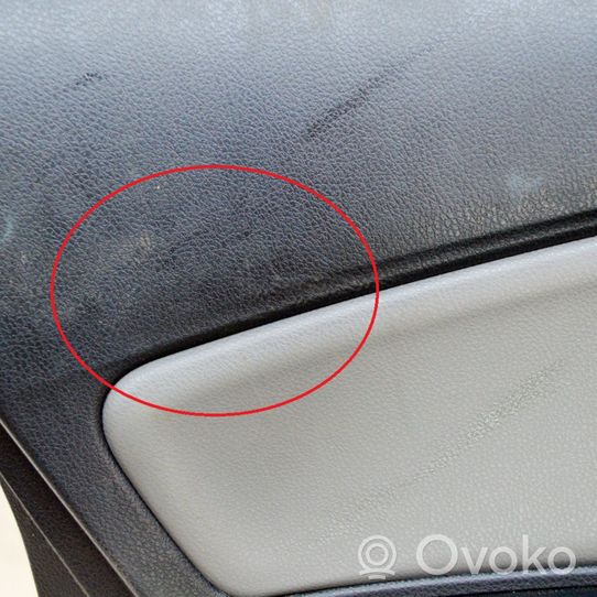 Toyota Yaris Rivestimento del pannello della portiera posteriore 676130D550