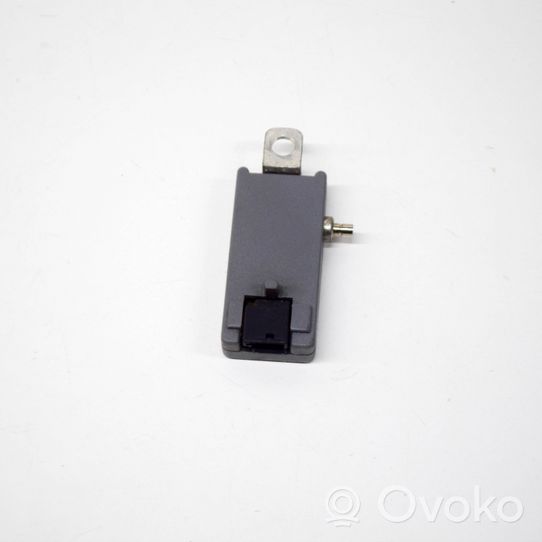 Audi A8 S8 D2 4D Amplificatore antenna 4D0035225F