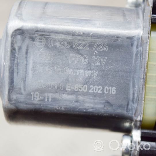 Skoda Karoq Galinis varikliukas langų pakėlėjo E850202016