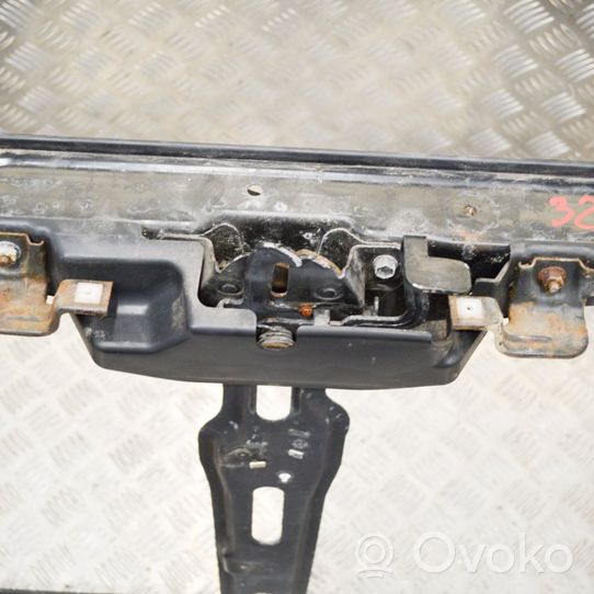 KIA Carens II Support de radiateur sur cadre face avant 