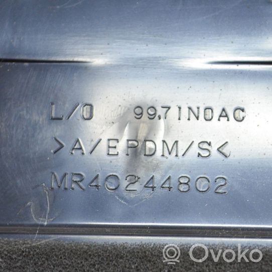 Mitsubishi Pajero Dysze / Kratki nawiewu deski rozdzielczej MR402448