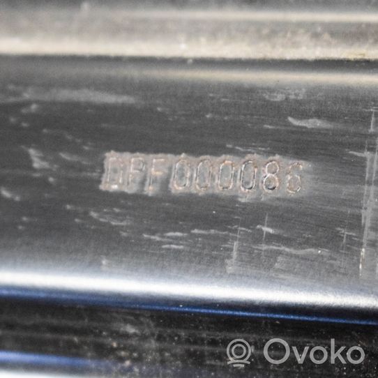 Land Rover Discovery 3 - LR3 Etupuskurin poikittaistuki DPF000086