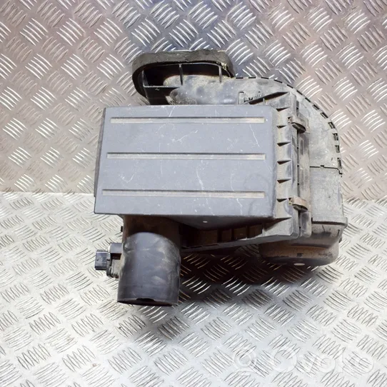 Nissan NP300 Scatola del filtro dell’aria 226807S000