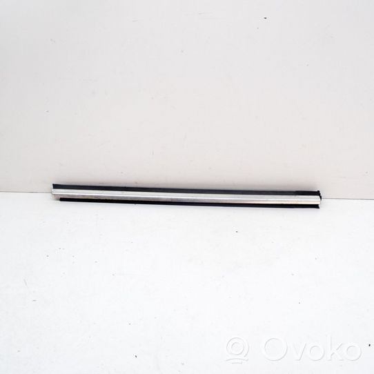 Audi A4 S4 B6 8E 8H Tappo cornice del serbatoio 