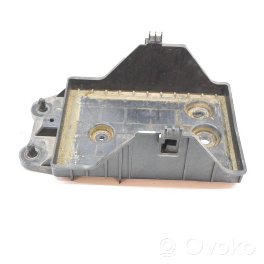 Mazda CX-3 Vassoio scatola della batteria D09T56041