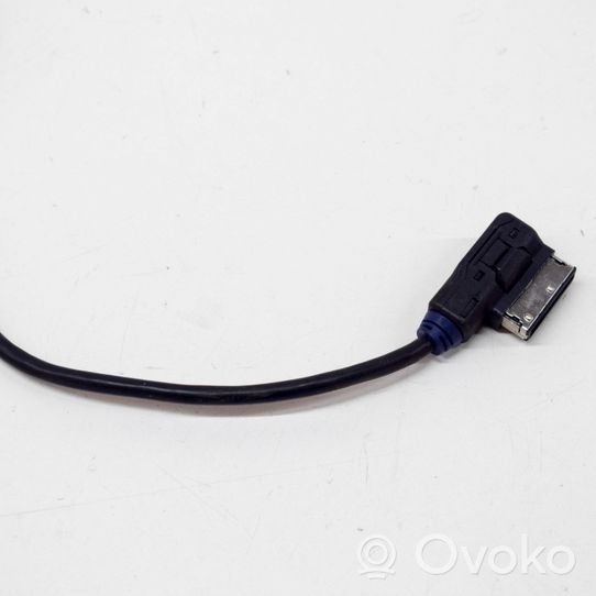 Audi A5 8T 8F Câble adaptateur AUX 4F0051510K