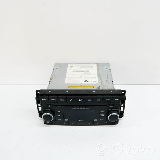Dodge Nitro Unidad delantera de radio/CD/DVD/GPS 05064055AK