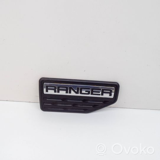 Ford Ranger Listwa / Nakładka na błotnik przedni 6M3J02216AB