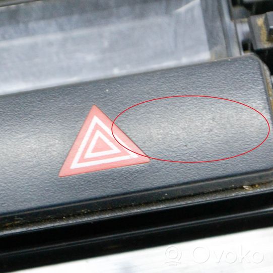 Toyota Hilux (AN120, AN130) Interrupteur feux de détresse 839100K180A