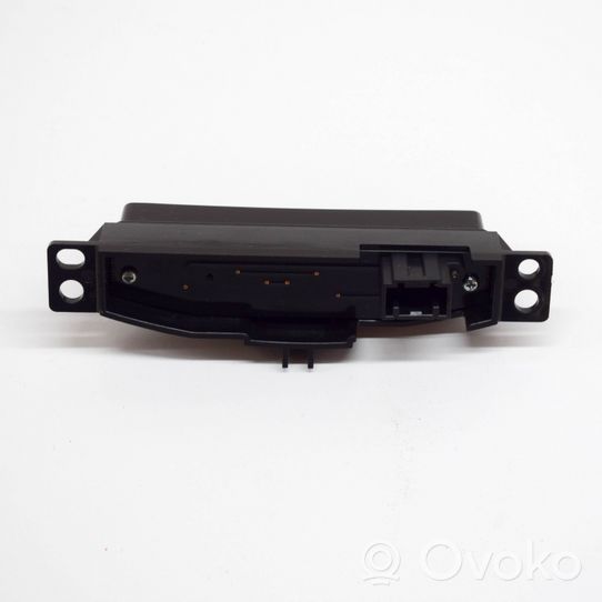 Nissan Qashqai Keleivio oro pagalvės jungtukas 90405