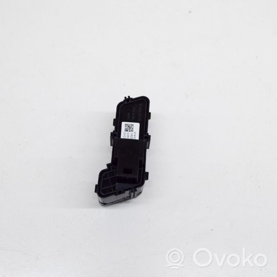 Volvo S90, V90 Keskuslukituksen kytkin 31433418