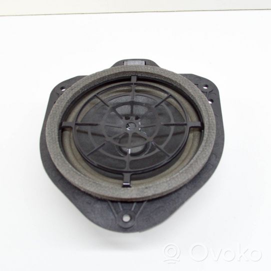 Audi A5 Takaoven kaiutin 90016442704