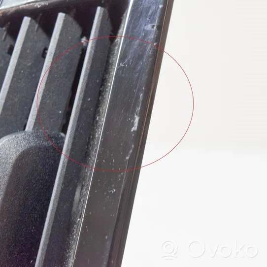 BMW 5 G30 G31 Copertura griglia di ventilazione cruscotto 9330858