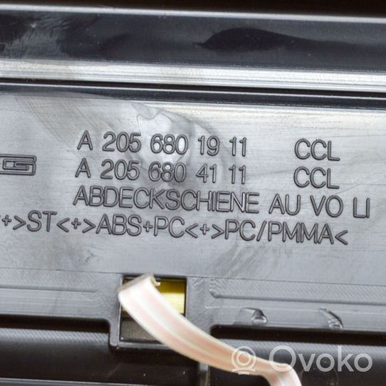 Mercedes-Benz C AMG W205 Etuoven kynnyksen suojalista A2056801911