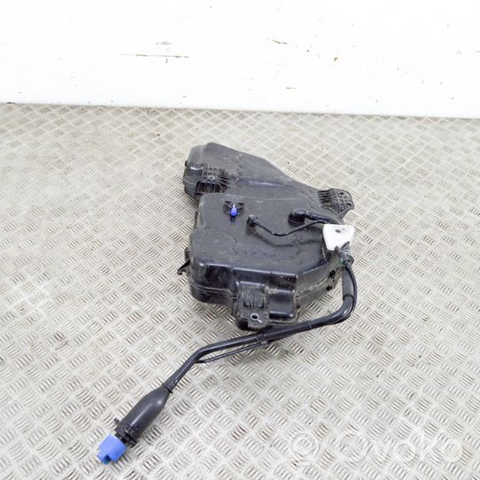 Audi Q3 8U Zbiornik płynu AdBlue 0444040011