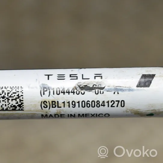 Tesla Model 3 Takakallistuksenvaimentajan kallistuksenvakaaja 104448500A