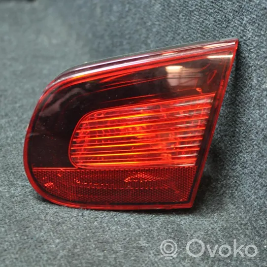 Volkswagen Eos Aizmugurējais lukturis pārsegā 1Q0945094C