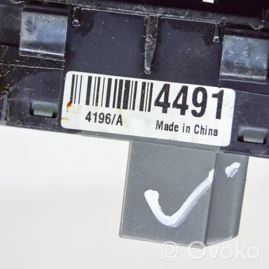 Opel Mokka X Otros interruptores/perillas/selectores 95468241