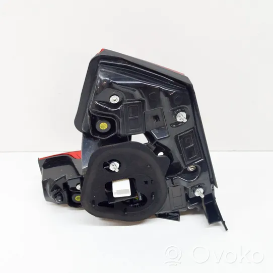 Toyota C-HR Luci posteriori del portellone del bagagliaio 81580F4130