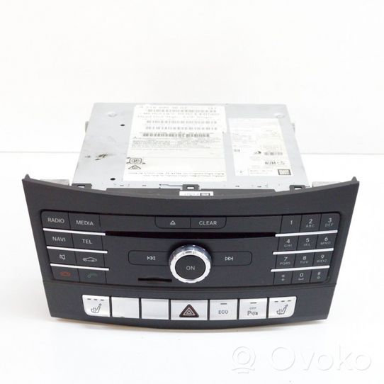 Mercedes-Benz E W212 Unité principale radio / CD / DVD / GPS A2189012901