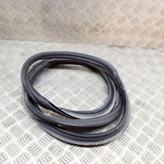 Volkswagen PASSAT B8 Trunk rubber seal (body) 3G5827705D