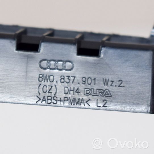 Audi A4 S4 B9 Priekšpusē durvju stikla apdare 8W0837901