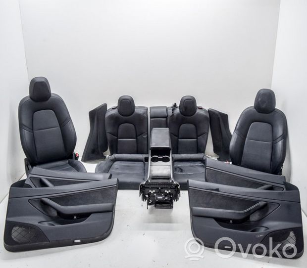 Tesla Model 3 Tapicerka / Komplet 109040901D