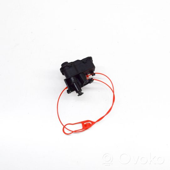 Audi A4 S4 B8 8K Serratura del tappo del serbatoio del carburante 8K0862153F