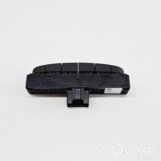 Opel Astra K A set of switches 39028735