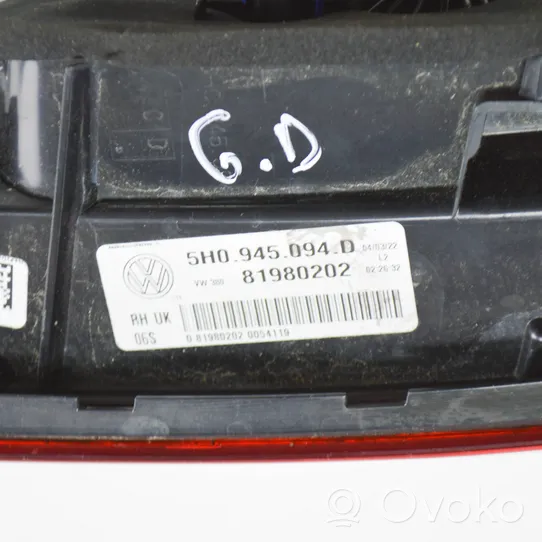 Volkswagen Golf VIII Takaluukun takavalot 5H0945094D