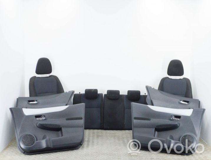 Toyota Yaris Interior set 677780D140