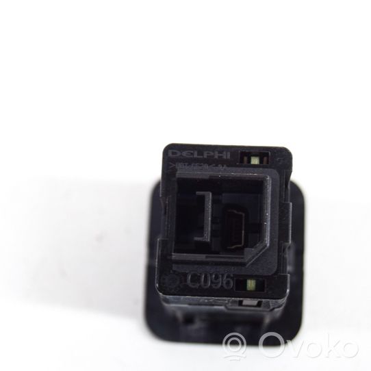 Fiat 500X Connecteur/prise USB 735600659