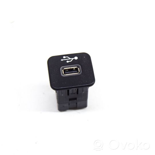 Fiat 500X Connettore plug in USB 735600659