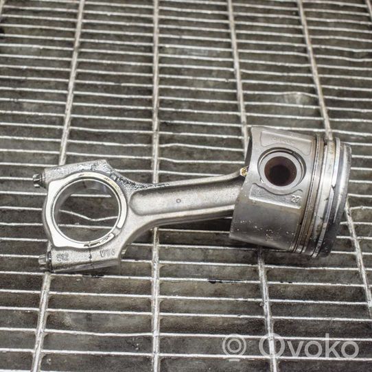 BMW 3 E90 E91 Piston 7790515