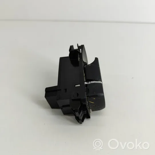 BMW 5 F10 F11 Hand parking brake switch 6822518