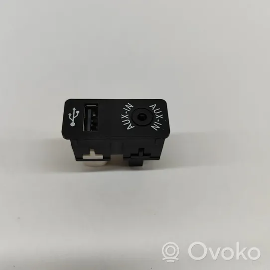 BMW 3 F30 F35 F31 Gniazdo / Złącze AUX 9229246