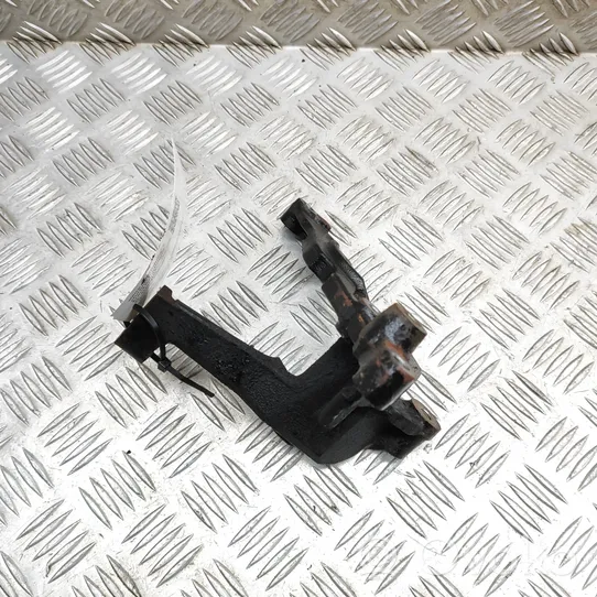 Toyota Land Cruiser (J150) Supporto di montaggio della pompa del servosterzo 1251111040