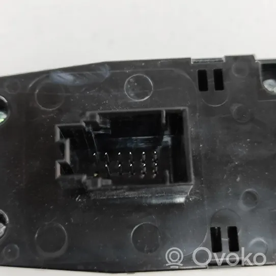 BMW 5 G30 G31 Interruttore di controllo dell’alzacristalli elettrico 6832721